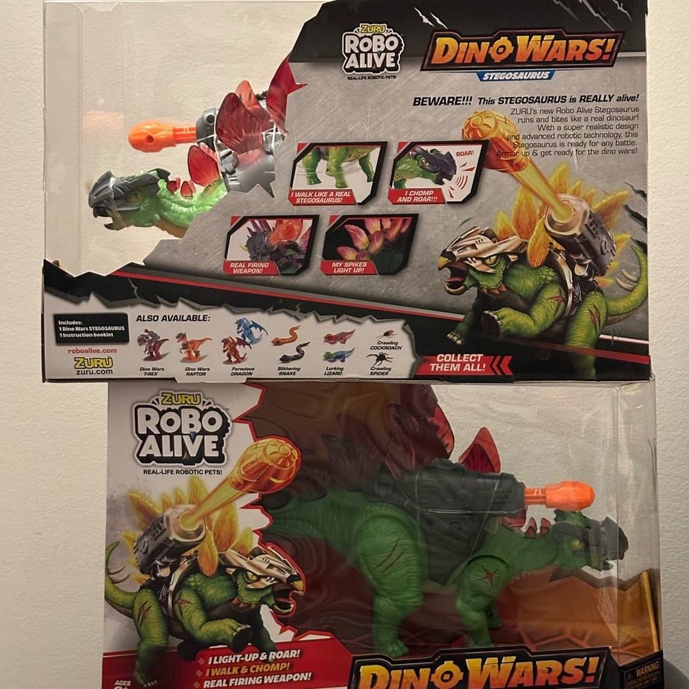 New in Box Zuro Robo Alive Real life Robotic Pets. Dino Wars Stegosaurus lights
